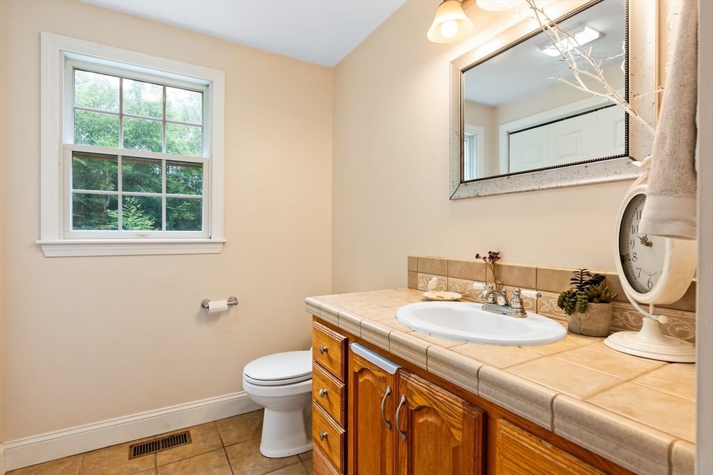 28 Birch Dr, Petersham, MA 01366 photo 5