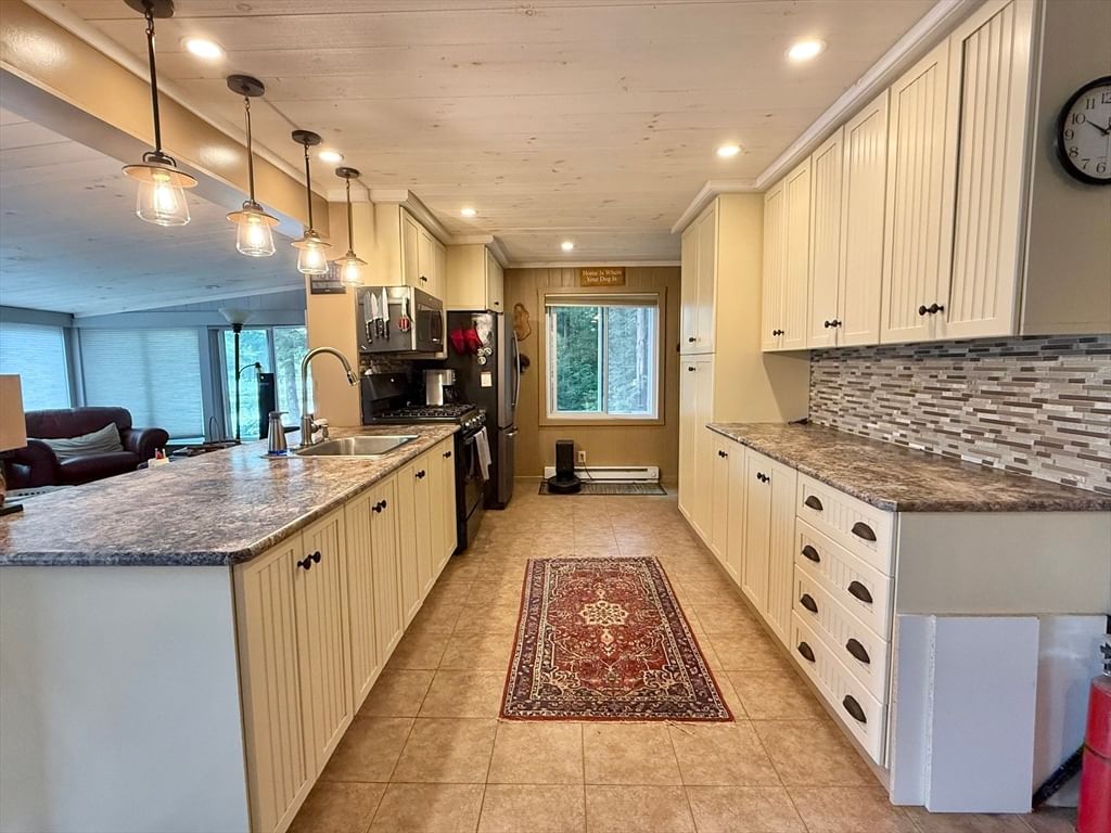 46 Bray Rd, Chesterfield, MA 01012 photo 2