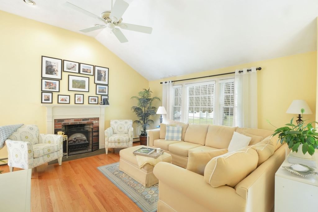 25 Hamilton Ave, Milford, MA 01757 photo 3