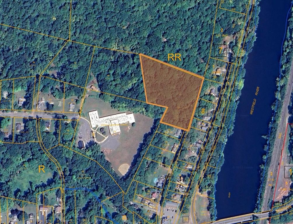 81 Pomeroy Ter, Russell, MA 01071 photo 3