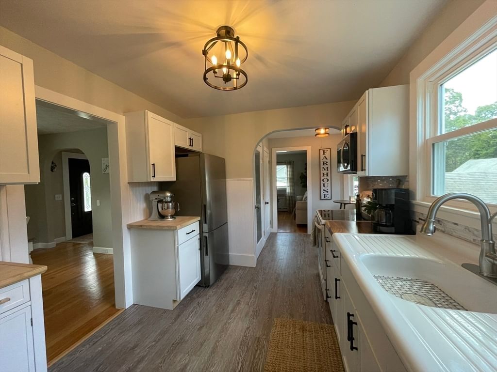 9 William St, Chester, MA 01011 photo 2