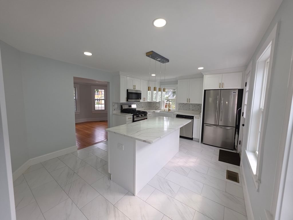 61 Poplar St, Danvers, MA 01923 photo 2