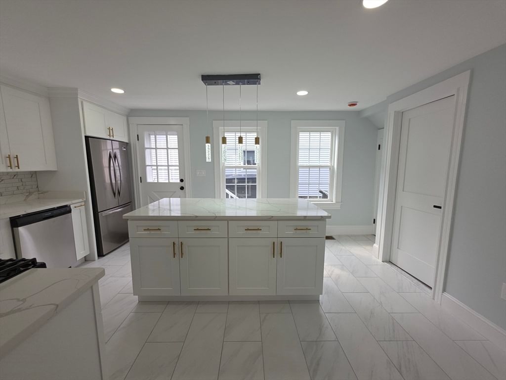 61 Poplar St, Danvers, MA 01923 photo 4