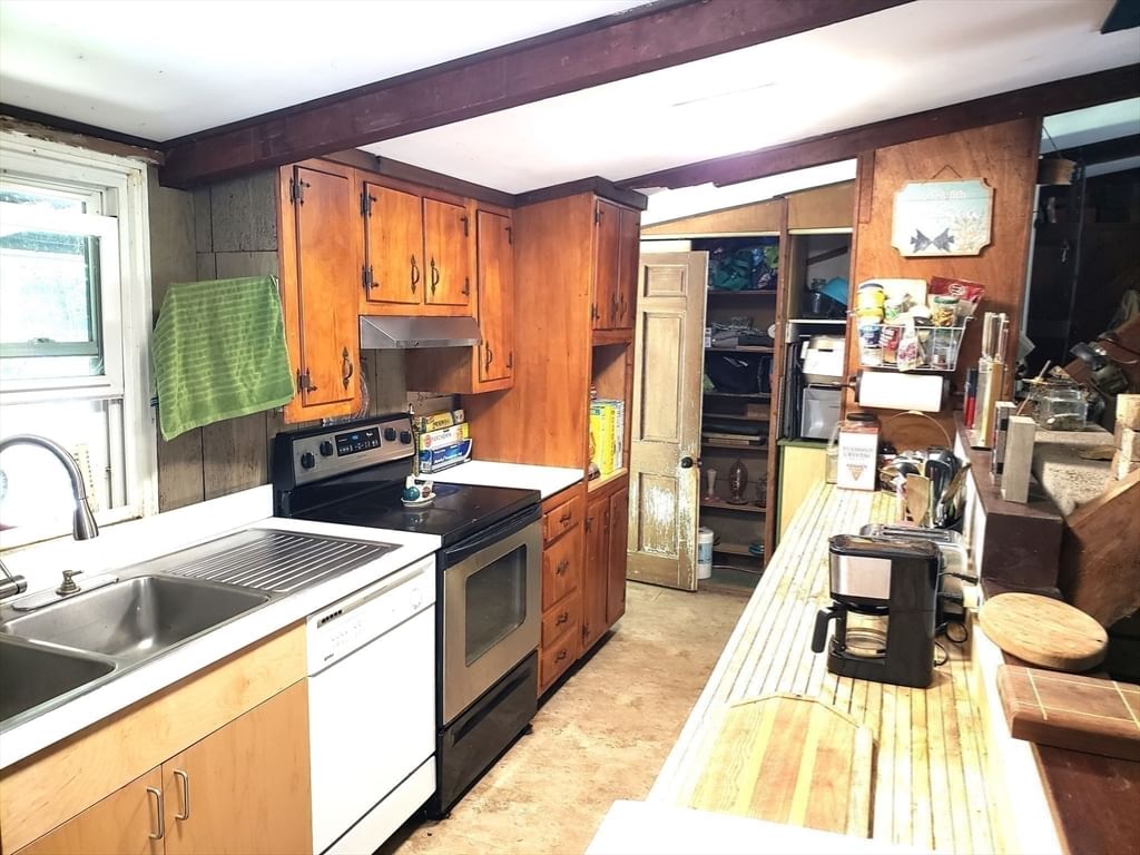 11 Taft Road, Chester, MA 01011 photo 2