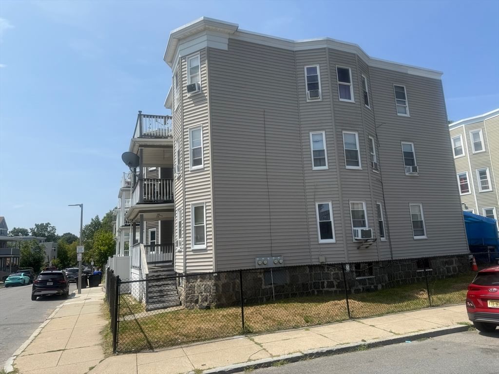 29 Torrey St, Boston, MA, 29 Torrey St, Boston, MA Photo #6