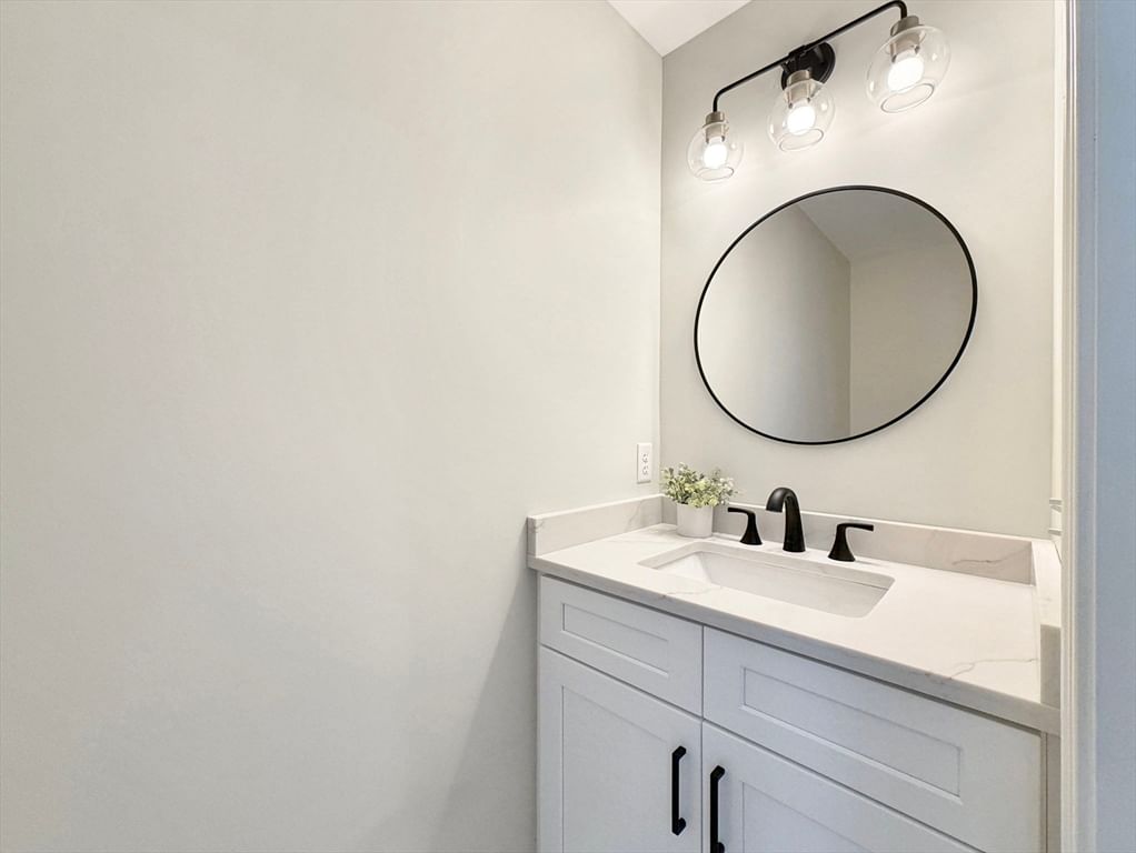 247 Braley Hill Rd, Rochester, MA 02770 photo 5