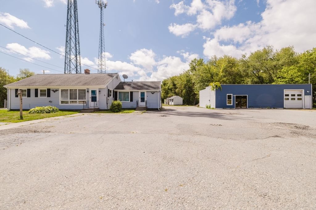817 State Rd, Westport, MA 02790