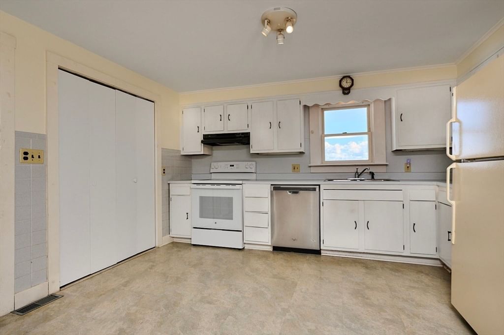 175 Peckville Road, Shelburne, MA 01370 photo 2