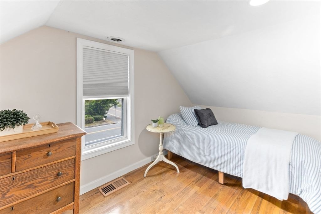 4 Phillips St Attleboro — Photo 15 of 34