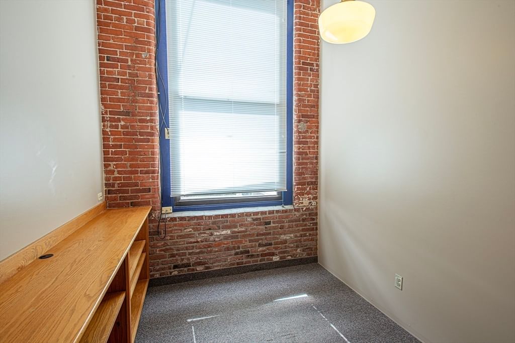 320 Riverside Dr #3 Northampton — Photo 12 of 32