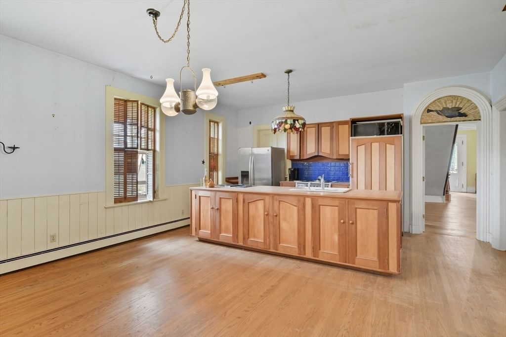 18 Elm St, Hatfield, MA 01038 photo 2