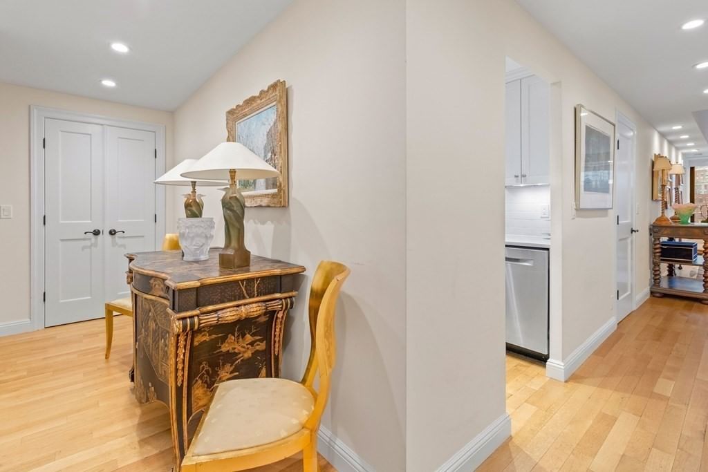 85 East India Row #9G Boston — Photo 11 of 20