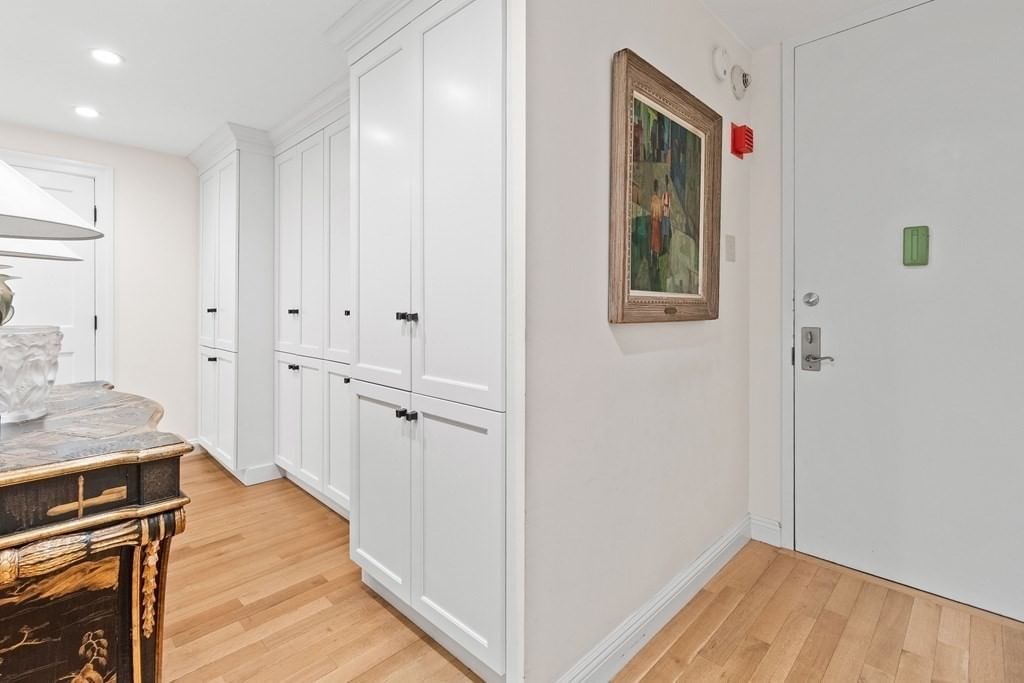 85 East India Row #9G Boston — Photo 12 of 20