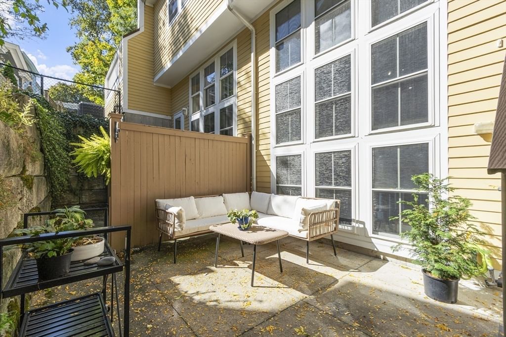 Listing Image 19
