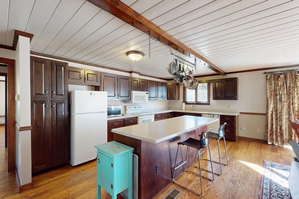 29 Union Street, Plainfield, MA 01070 photo 5