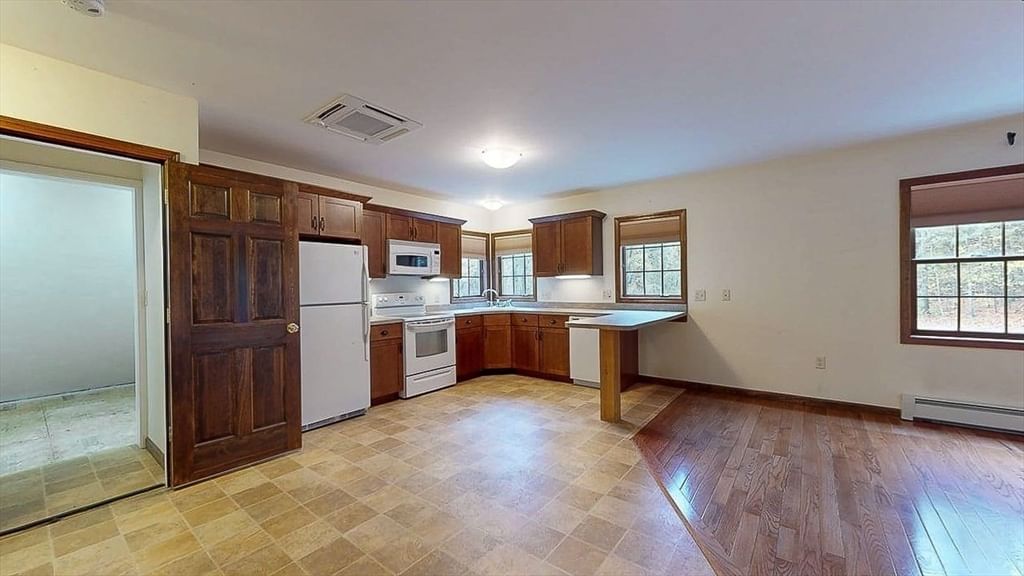 241 N Brookfield Rd, New Braintree, MA 01531 photo 4