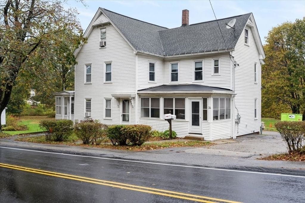 34 Forest Ave, Hudson, MA 01749