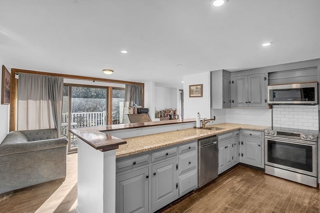 84 Powers Rd Westford — Photo 36 of 42