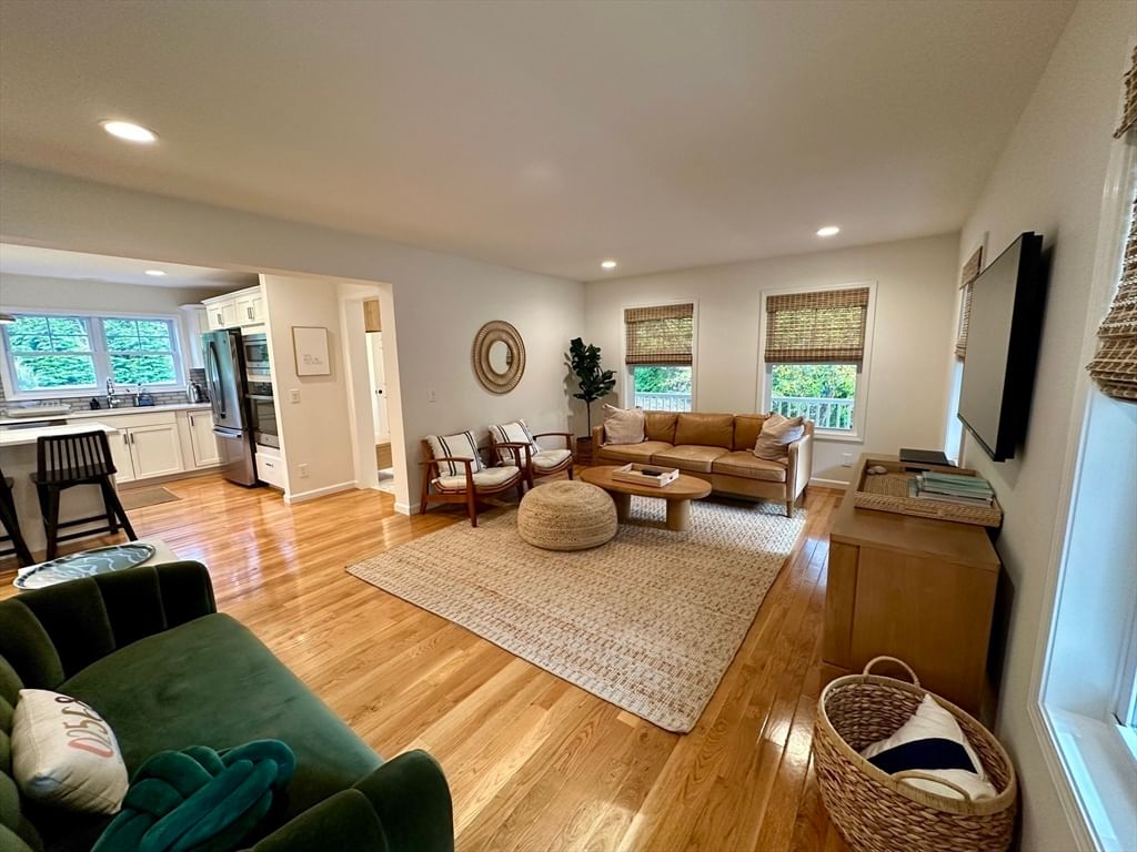 151 Tashmoo Ave, Tisbury, MA 02468 photo 3