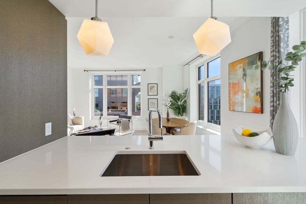 100 Lovejoy Wharf #PH 1B Boston — Photo 12 of 41