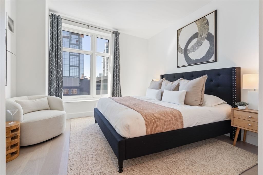 100 Lovejoy Wharf #PH 1B Boston — Photo 15 of 41