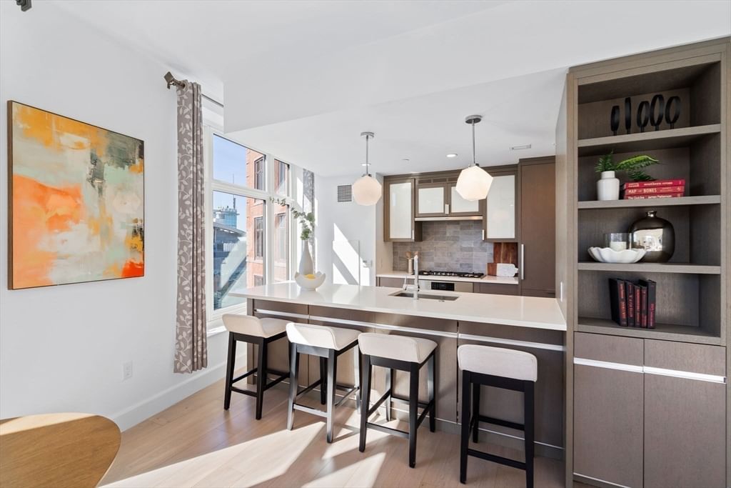 100 Lovejoy Wharf #PH 1B Boston — Photo 8 of 41