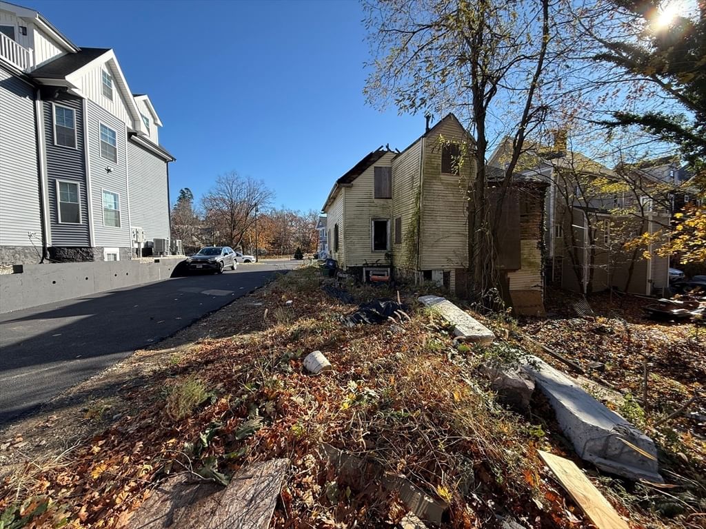 1139 Hyde Park Ave Boston — Photo 8 of 10