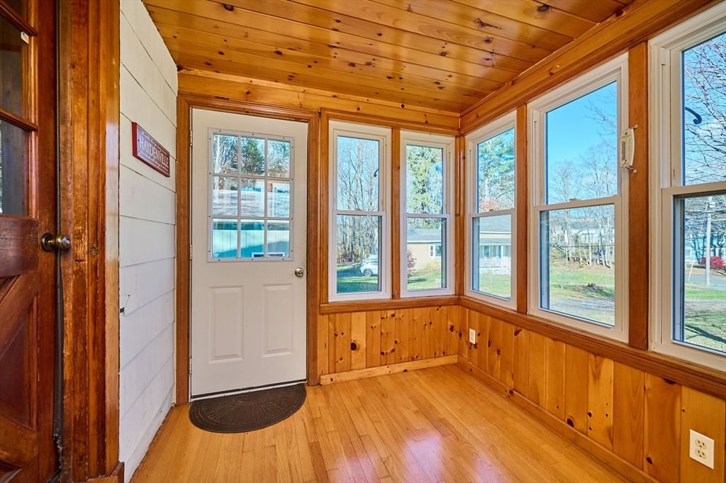 158 Main St, Williamsburg, MA 01096 photo 4