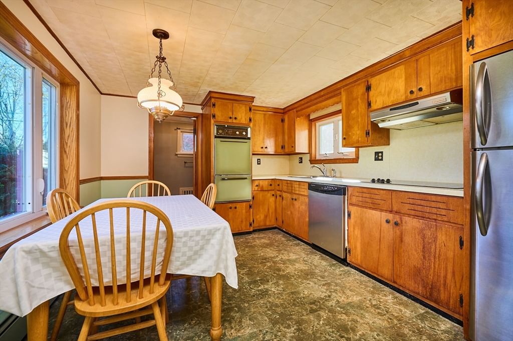 158 Main St, Williamsburg, MA 01096 photo 2