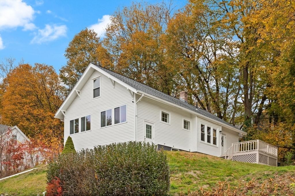 Property at 10 Minthorne St, Worcester, MA 01603