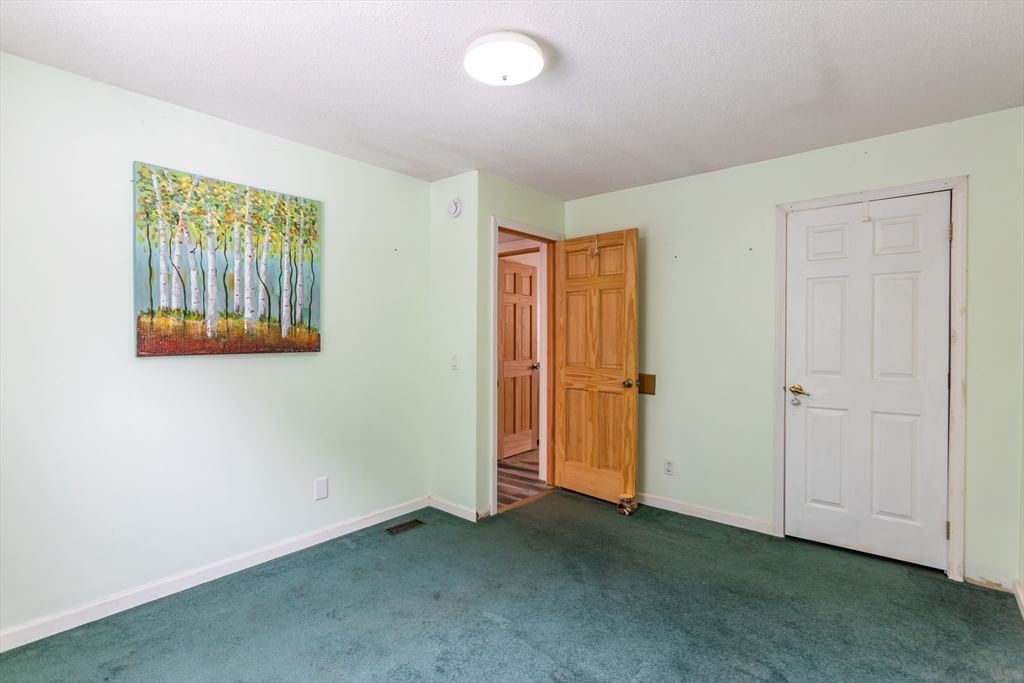 16 Opeechee St, Lanesborough, MA 01237 photo 4