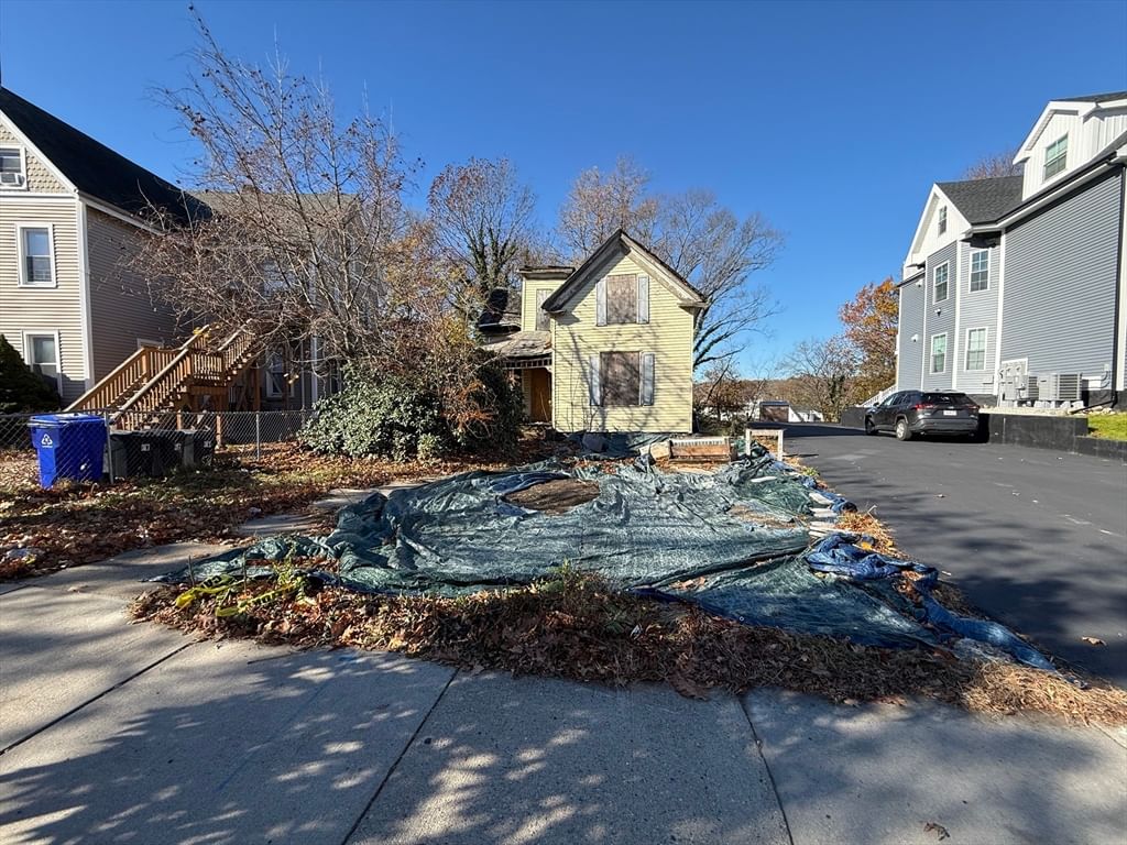 1139 Hyde Park Ave Boston — Photo 5 of 12