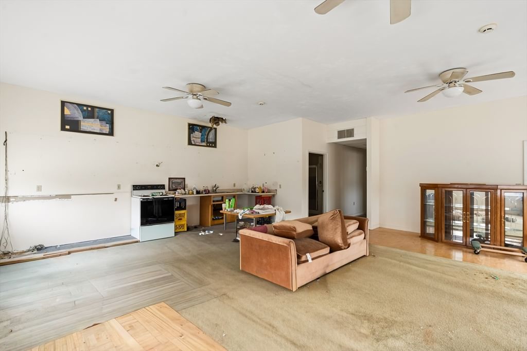 360 Sw Cutoff Northborough — Photo 21 of 34
