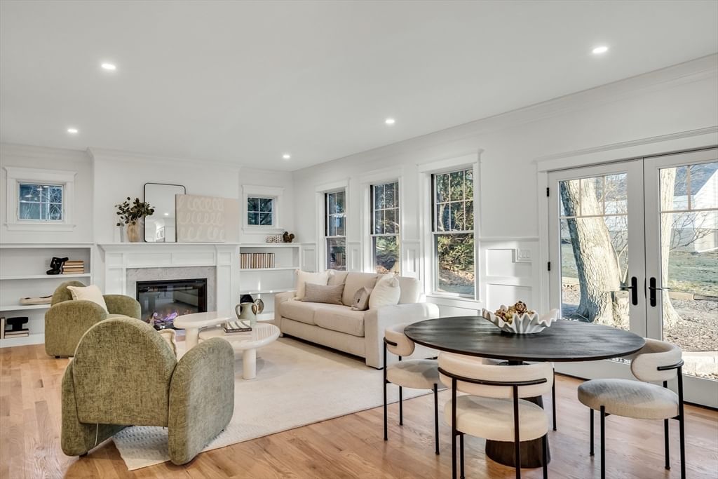 19 Deering Lexington — Photo 10 of 42