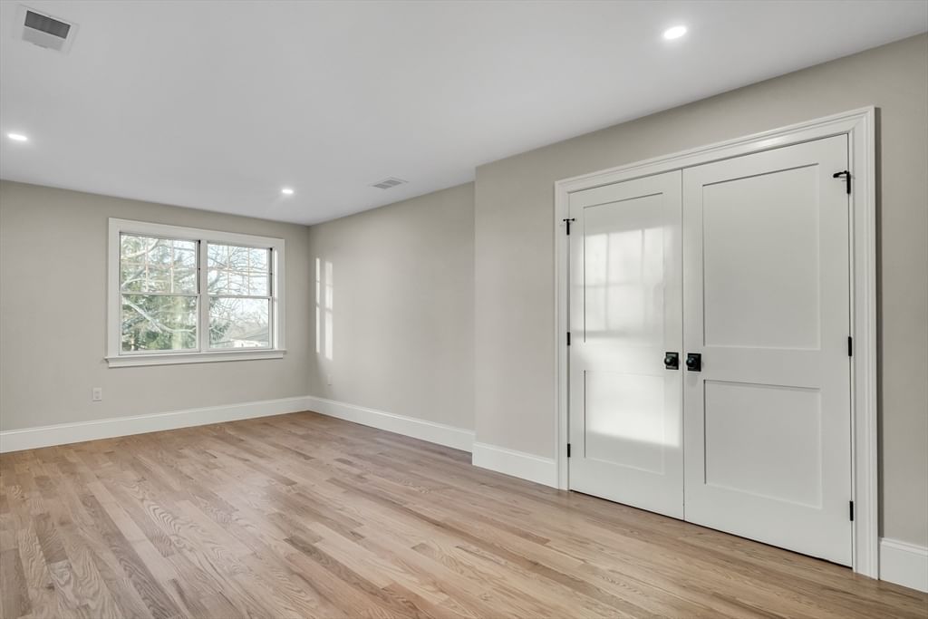 19 Deering Lexington — Photo 21 of 42