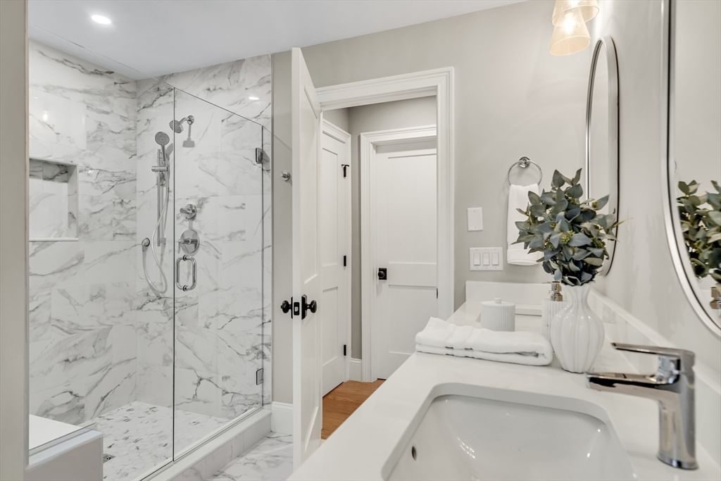 19 Deering Lexington — Photo 24 of 42