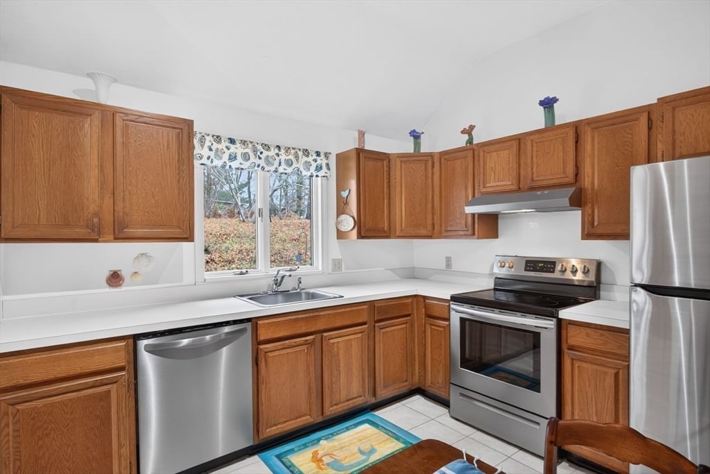 33 Duck Marsh Ln Chatham — Photo 21 of 36