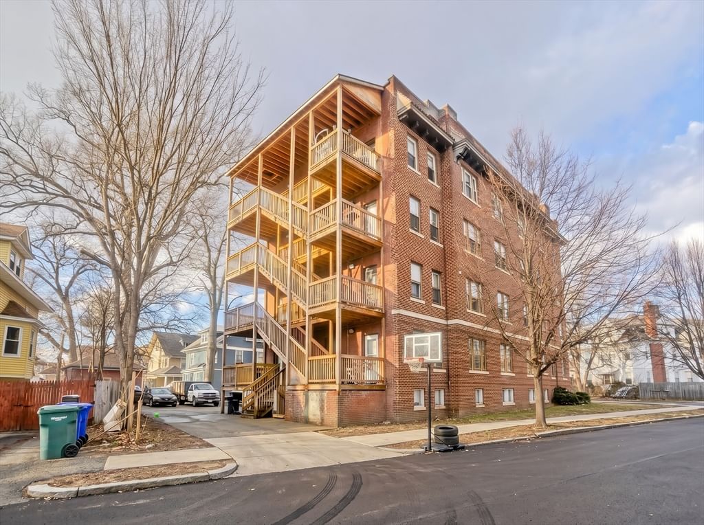 228 Belmont Ave Springfield — Photo 3 of 41