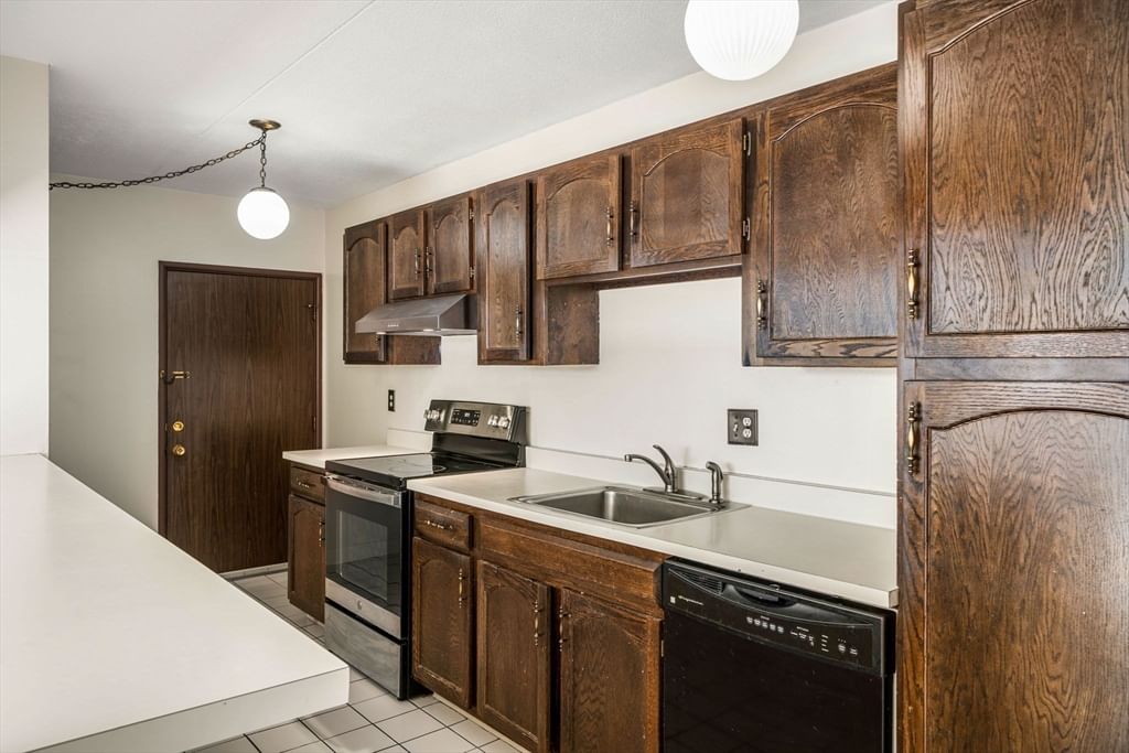 30 Skyline Dr #6 Braintree — Photo 8 of 21