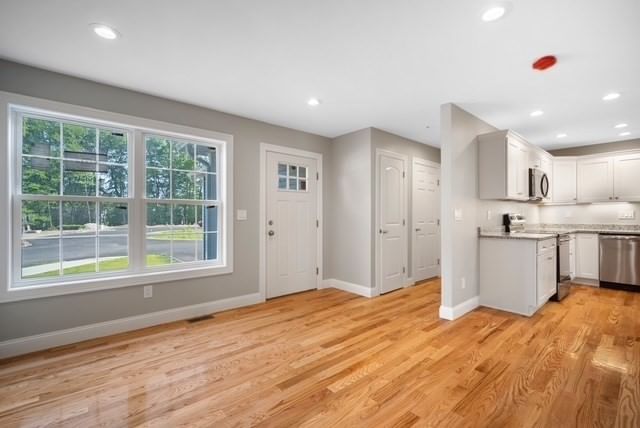 4 Sabrina Way #E, Agawam, MA 01001