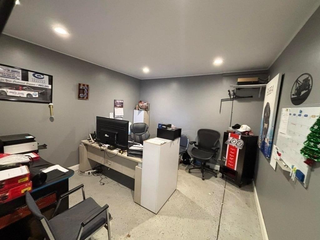 54 Pawtucket Blvd Tyngsborough — Photo 8 of 32