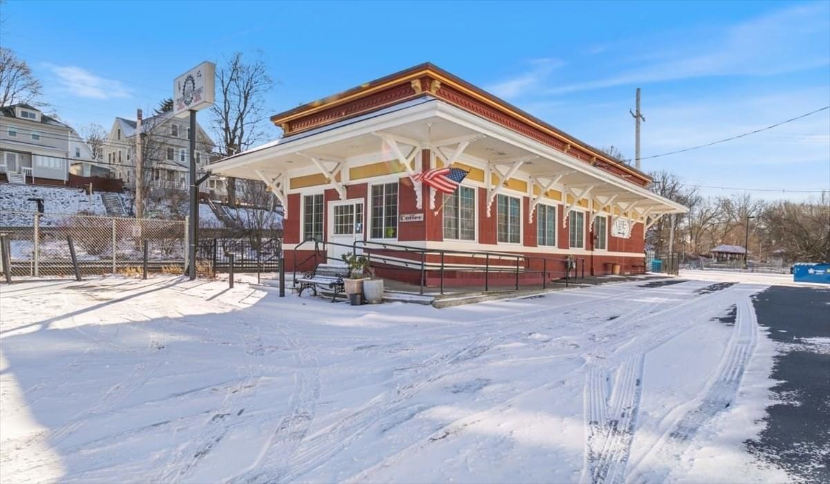 30 Railroad Ave Haverhill — Photo 4 of 27