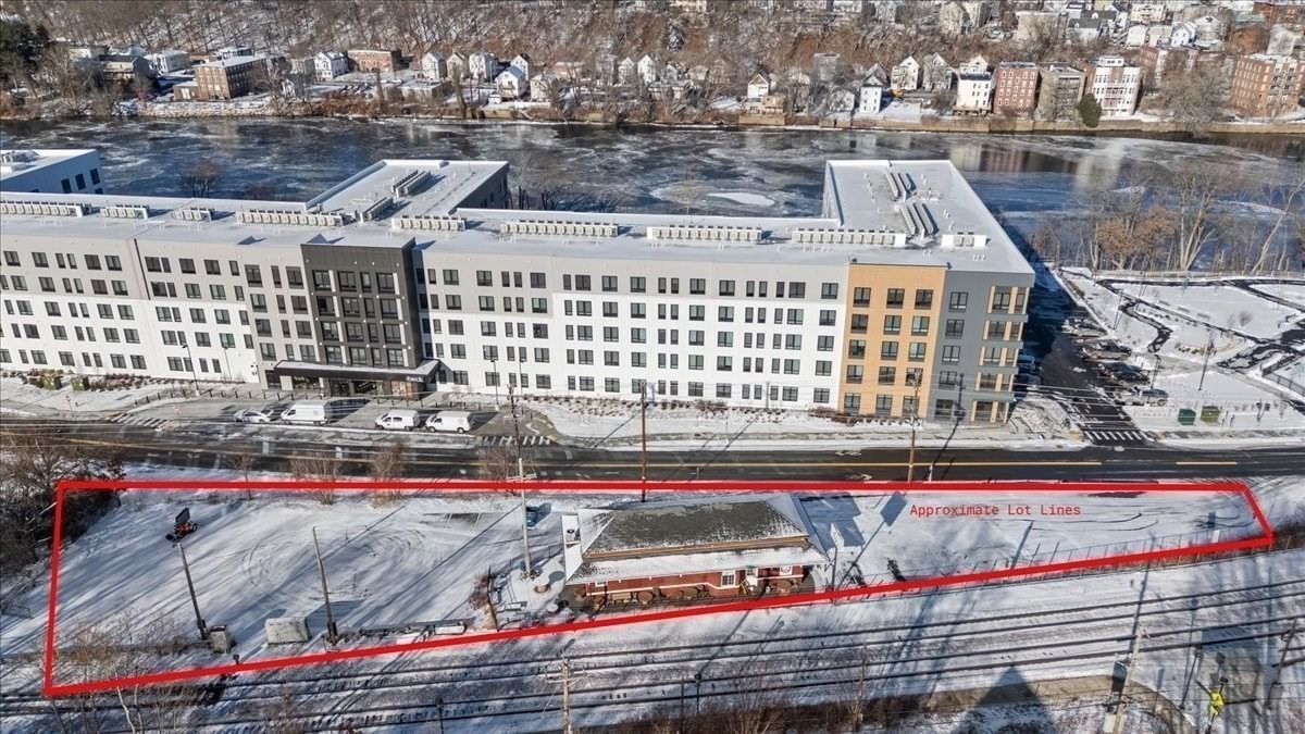 30 Railroad Ave Haverhill — Photo 5 of 27