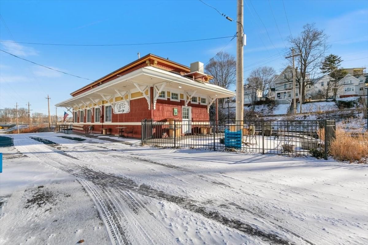 30 Railroad Ave Haverhill — Photo 8 of 27