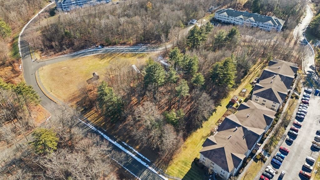 30 Greenleaves Dr, Amherst, MA 01002 photo 5