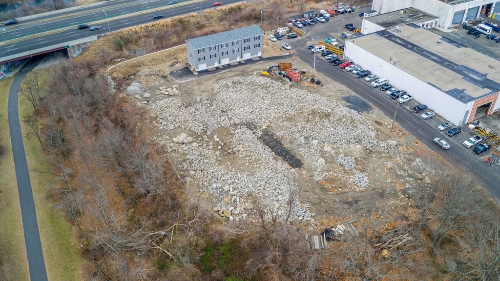 1-11 Lawrence Fall River — Photo 26 of 29