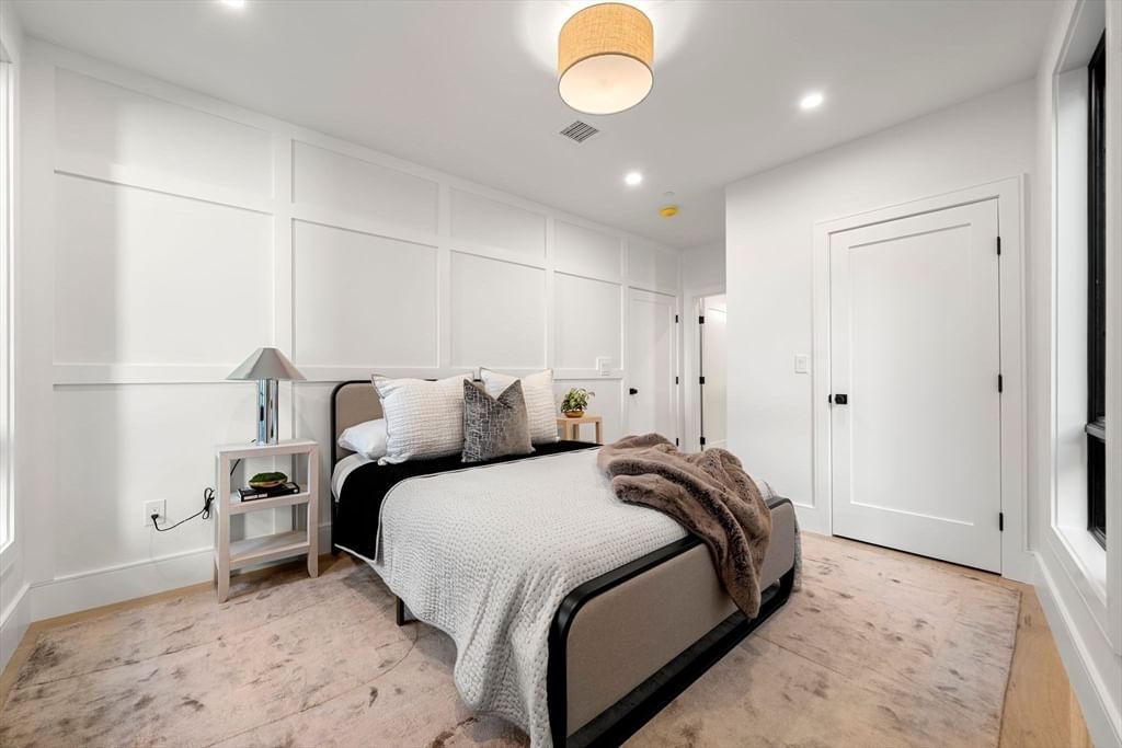 136 W 8th St #2 Boston — Photo 7 of 14