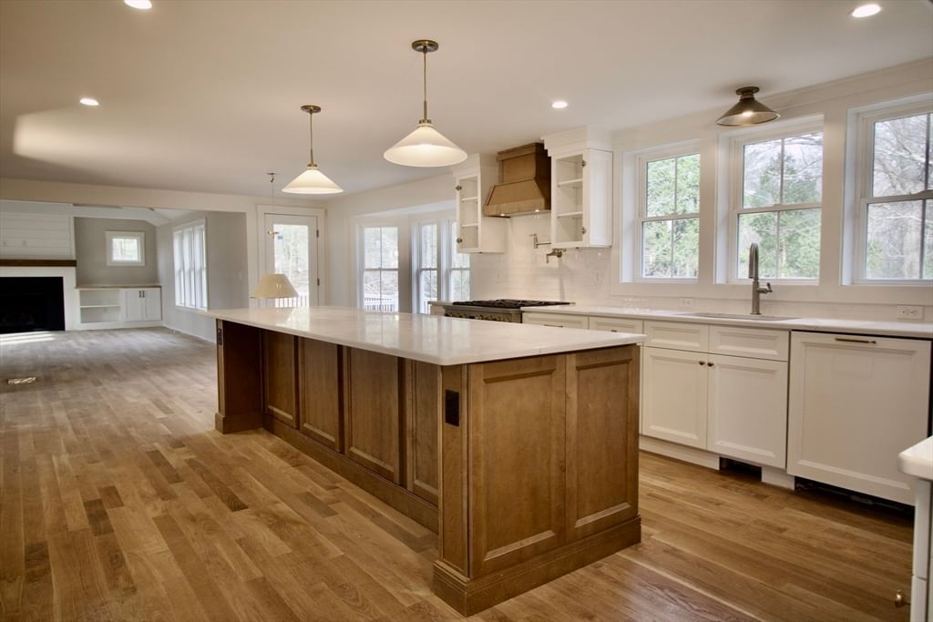 10 Popes Lane Hingham — Photo 4 of 42