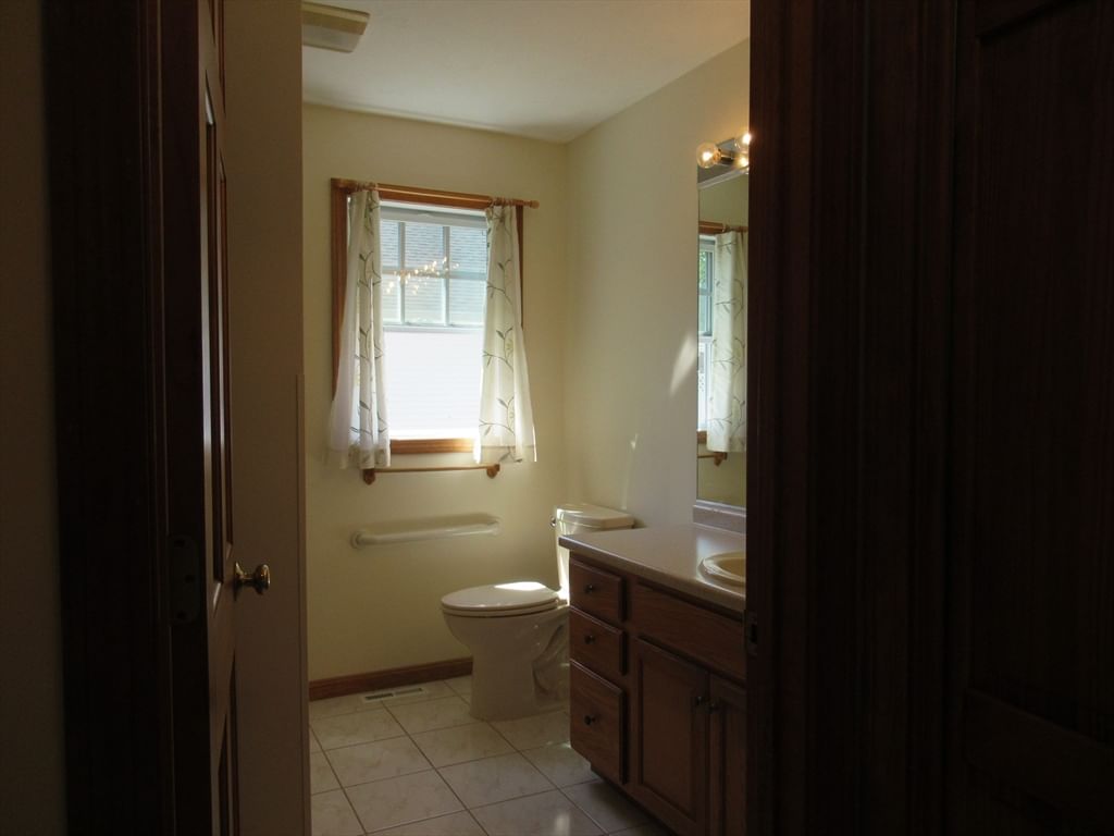 25 Rodeo Drive, East Bridgewater, MA, 25 Rodeo Drive, East Bridgewater, MA Photo #10