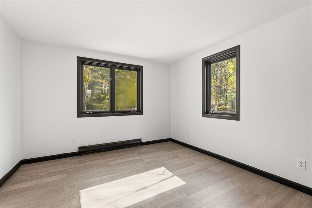 9 Bray Court, Pelham, MA 01002 photo 4